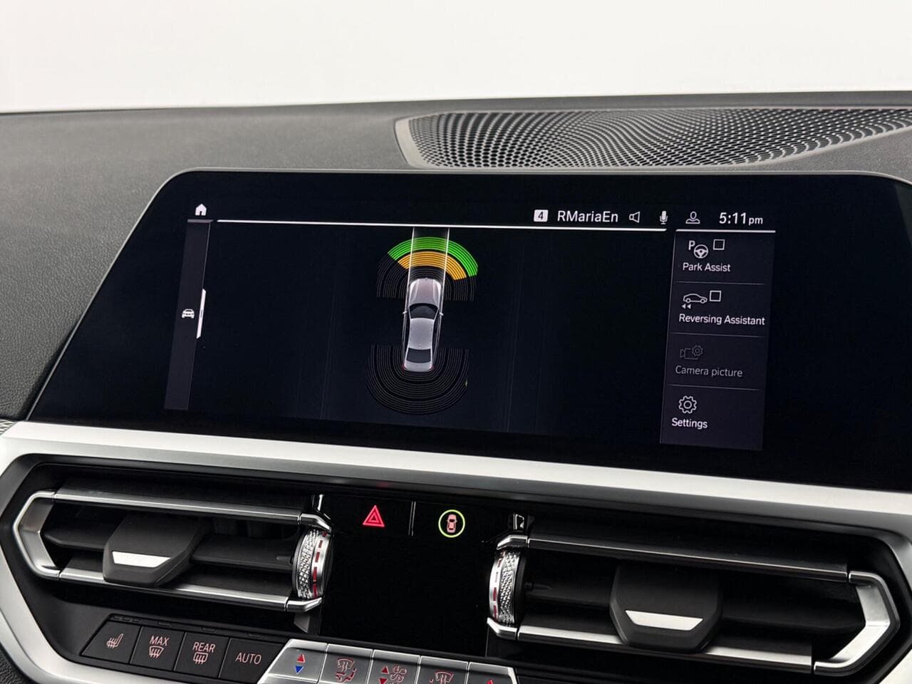 BMW 3 Series thumbnail Infotainment System