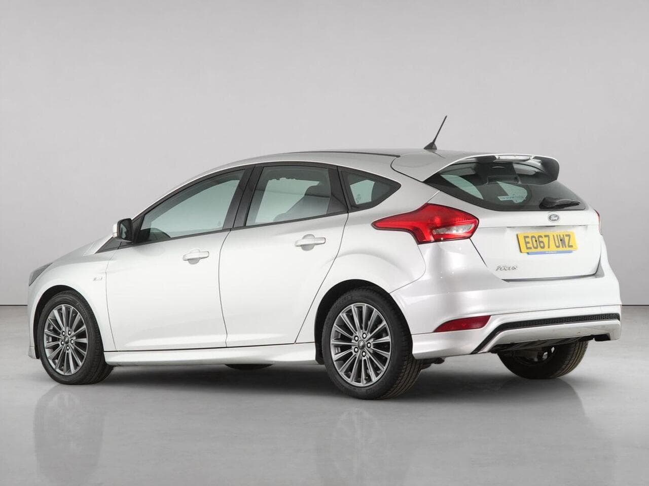 Ford Focus thumbnail Rear Left