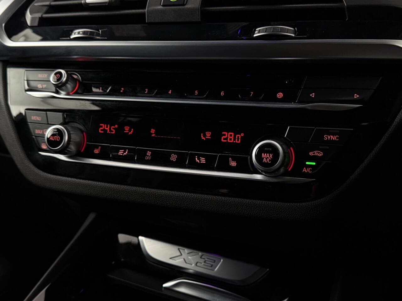 BMW X3 thumbnail Infotainment System