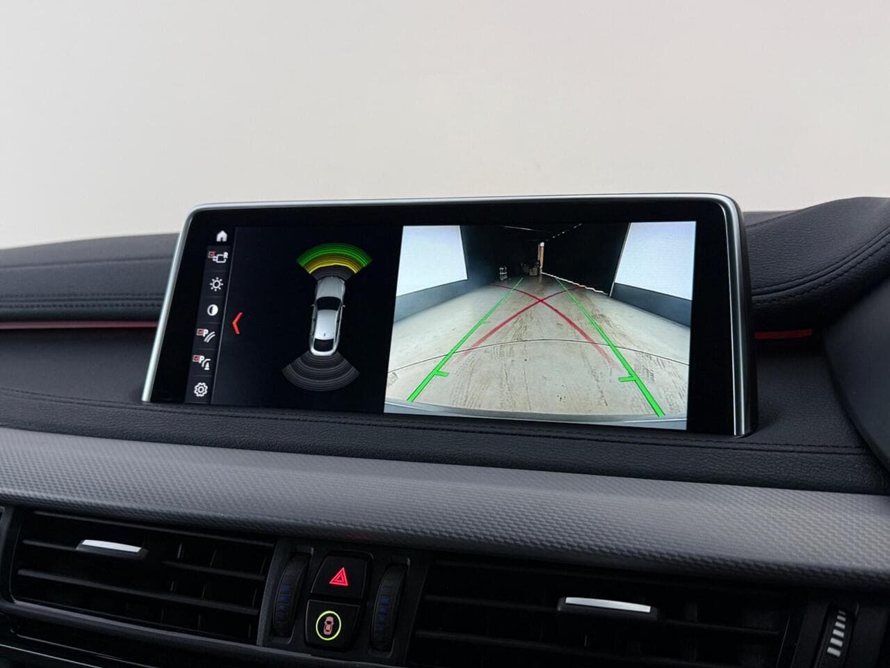 BMW X6 thumbnail Infotainment System