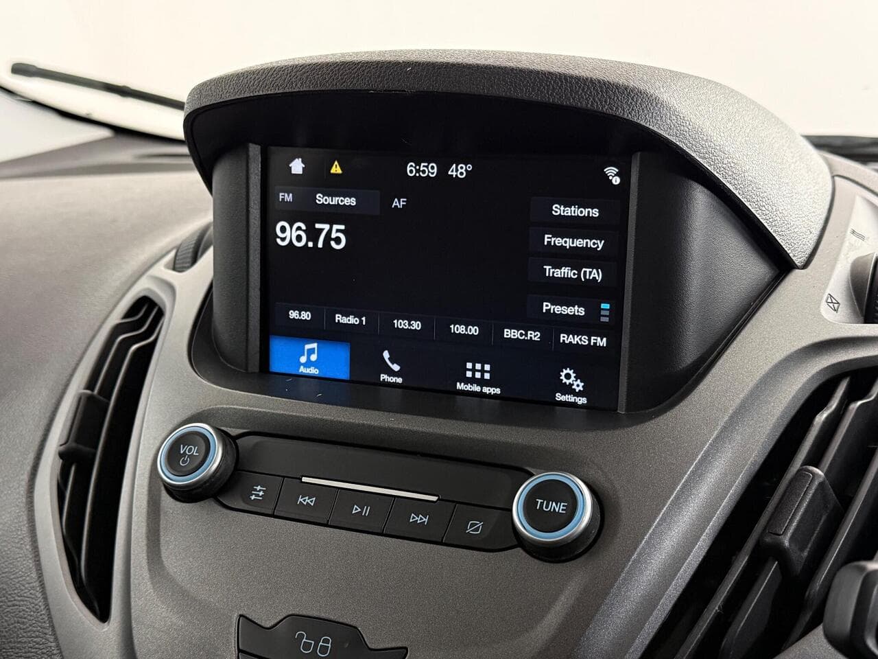 Ford Transit Courier thumbnail Infotainment System