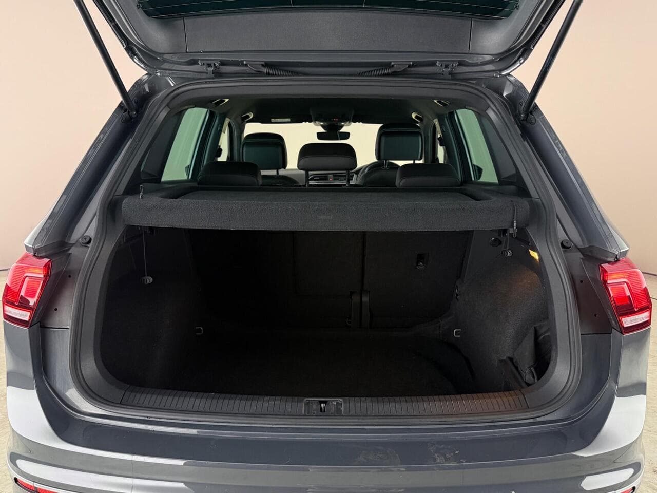 Volkswagen Tiguan thumbnail Boot