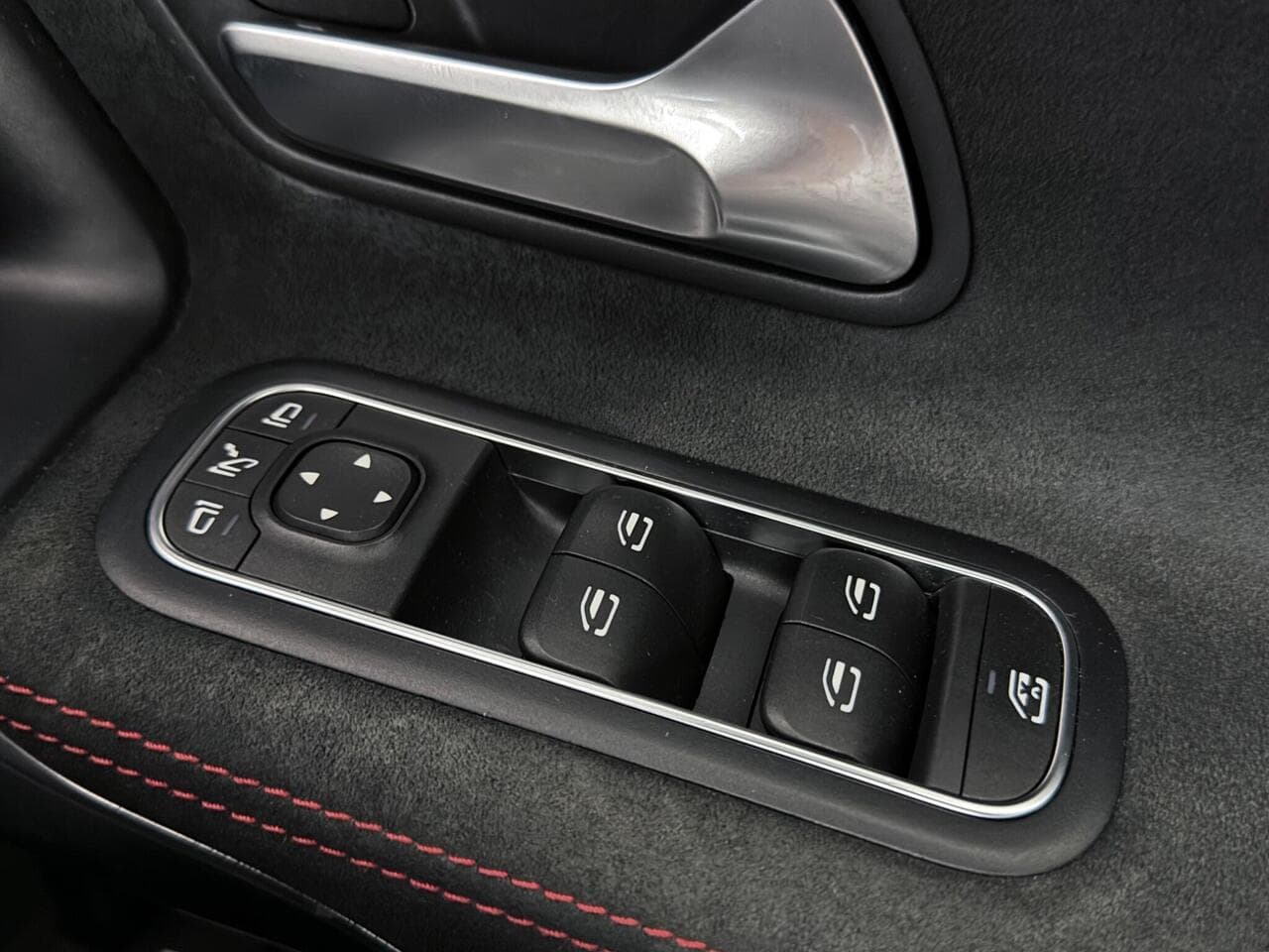 Mercedes-Benz A Class thumbnail Misc Controls