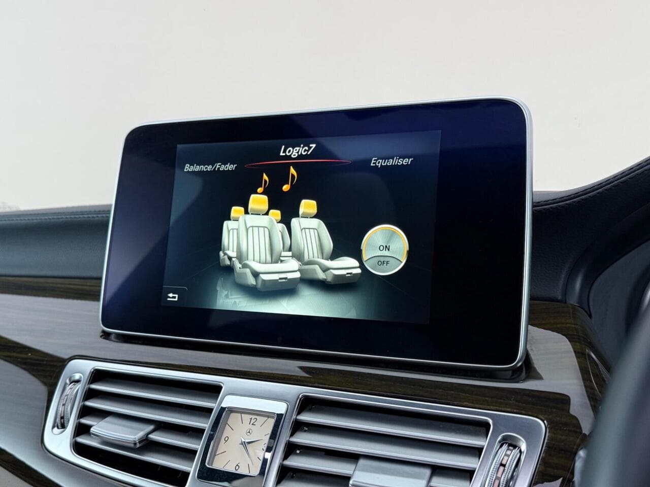 Mercedes-Benz CLS thumbnail Infotainment System