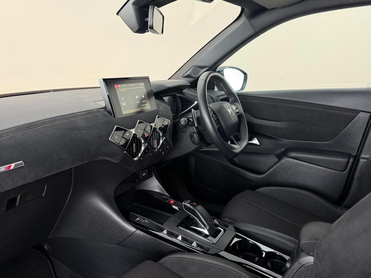 DS AUTOMOBILES DS 3 CROSSBACK thumbnail Interior Front