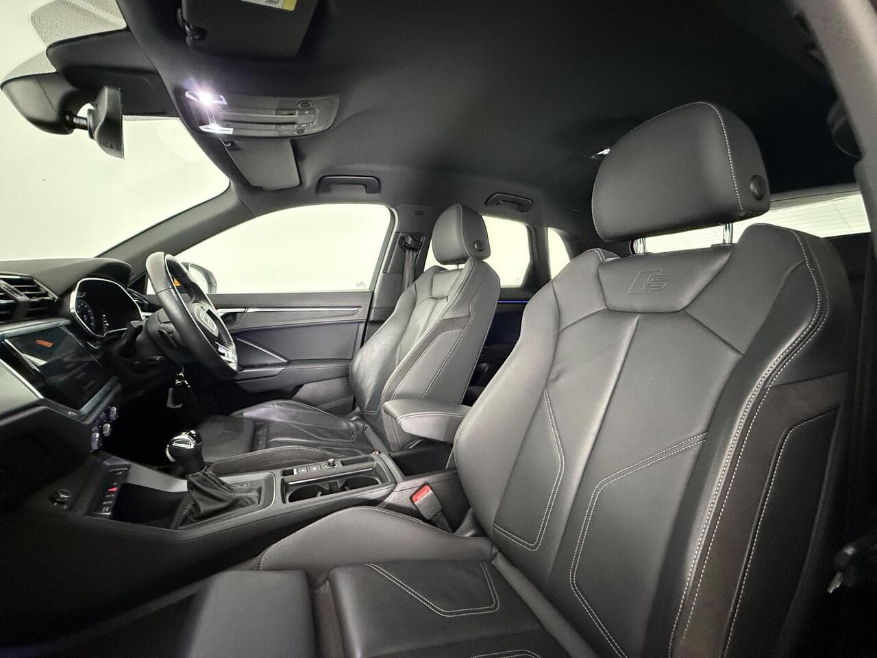 Audi Q3 thumbnail Seat Front Passenger