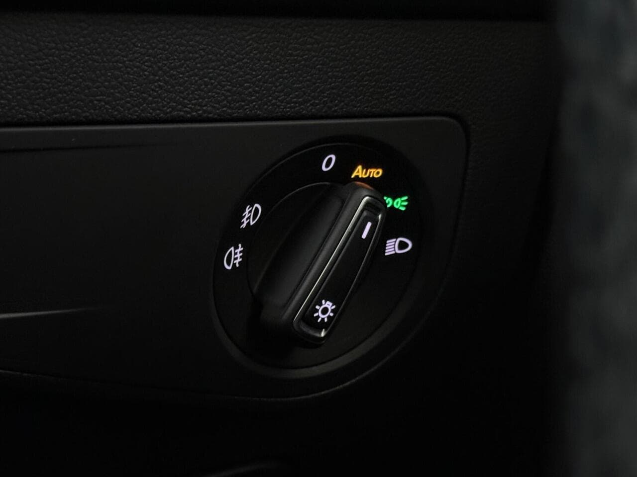 Volkswagen Tiguan Allspace thumbnail Misc Controls