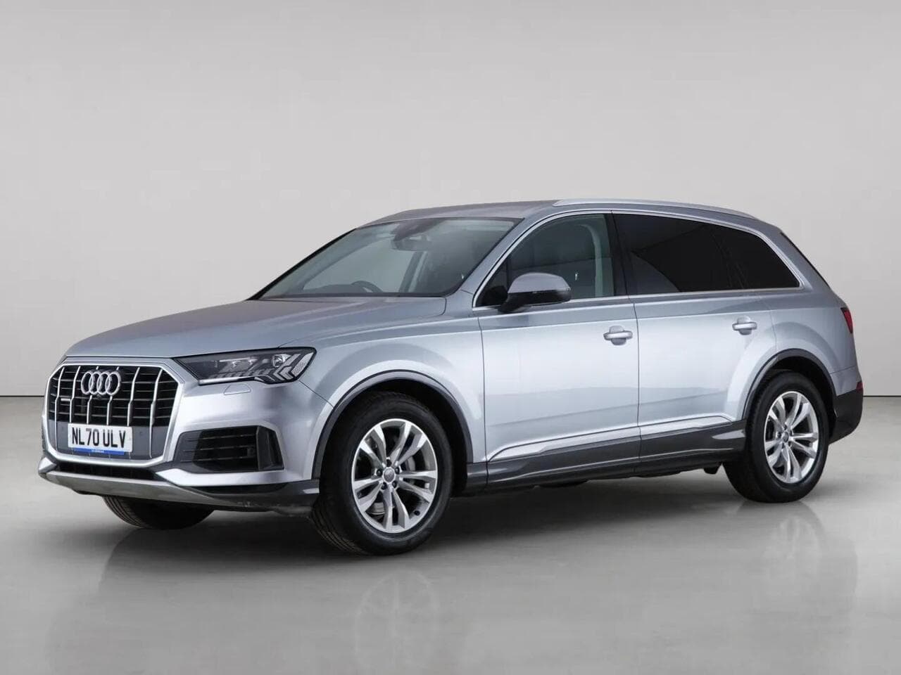 Audi Q7 thumbnail Front Left