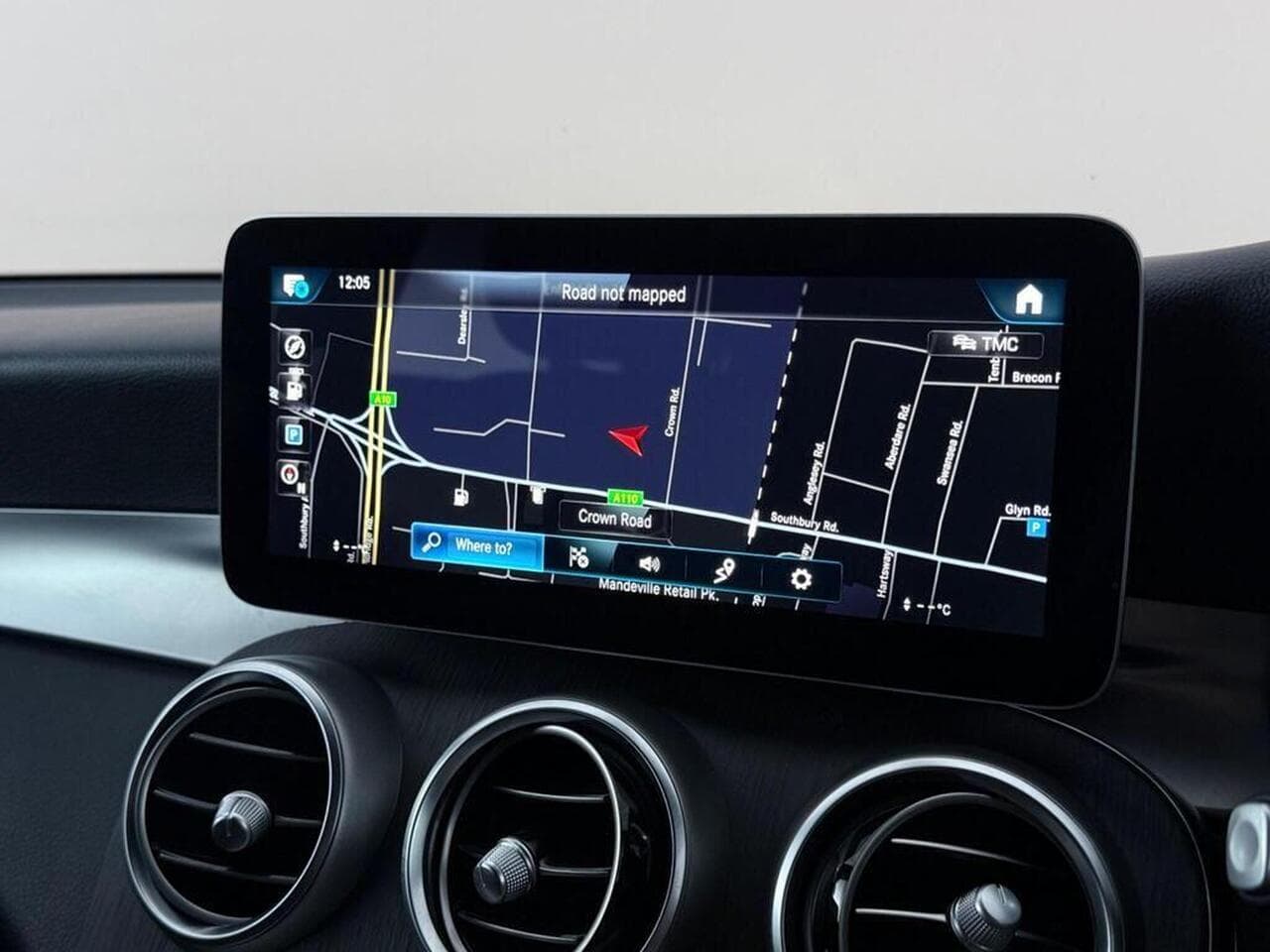 Mercedes-Benz GLC thumbnail Infotainment System