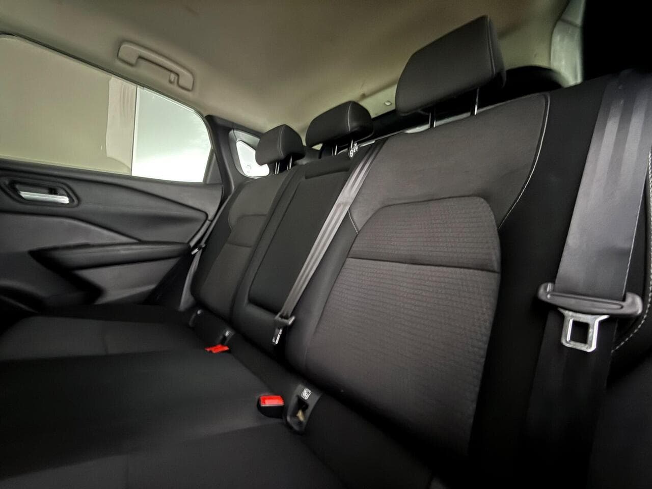 Nissan Qashqai thumbnail Seats Rear