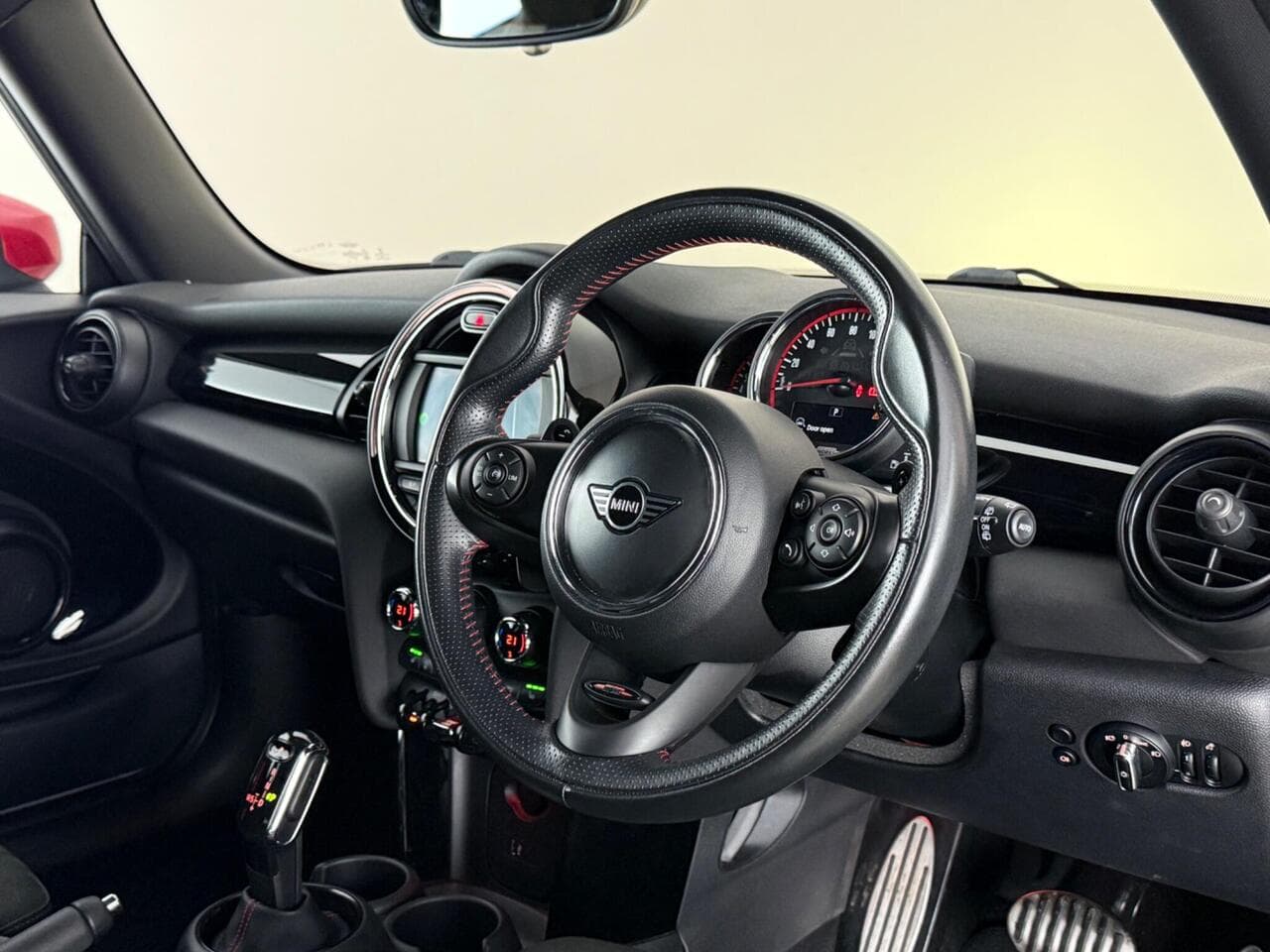 MINI Hatch thumbnail Interior Front