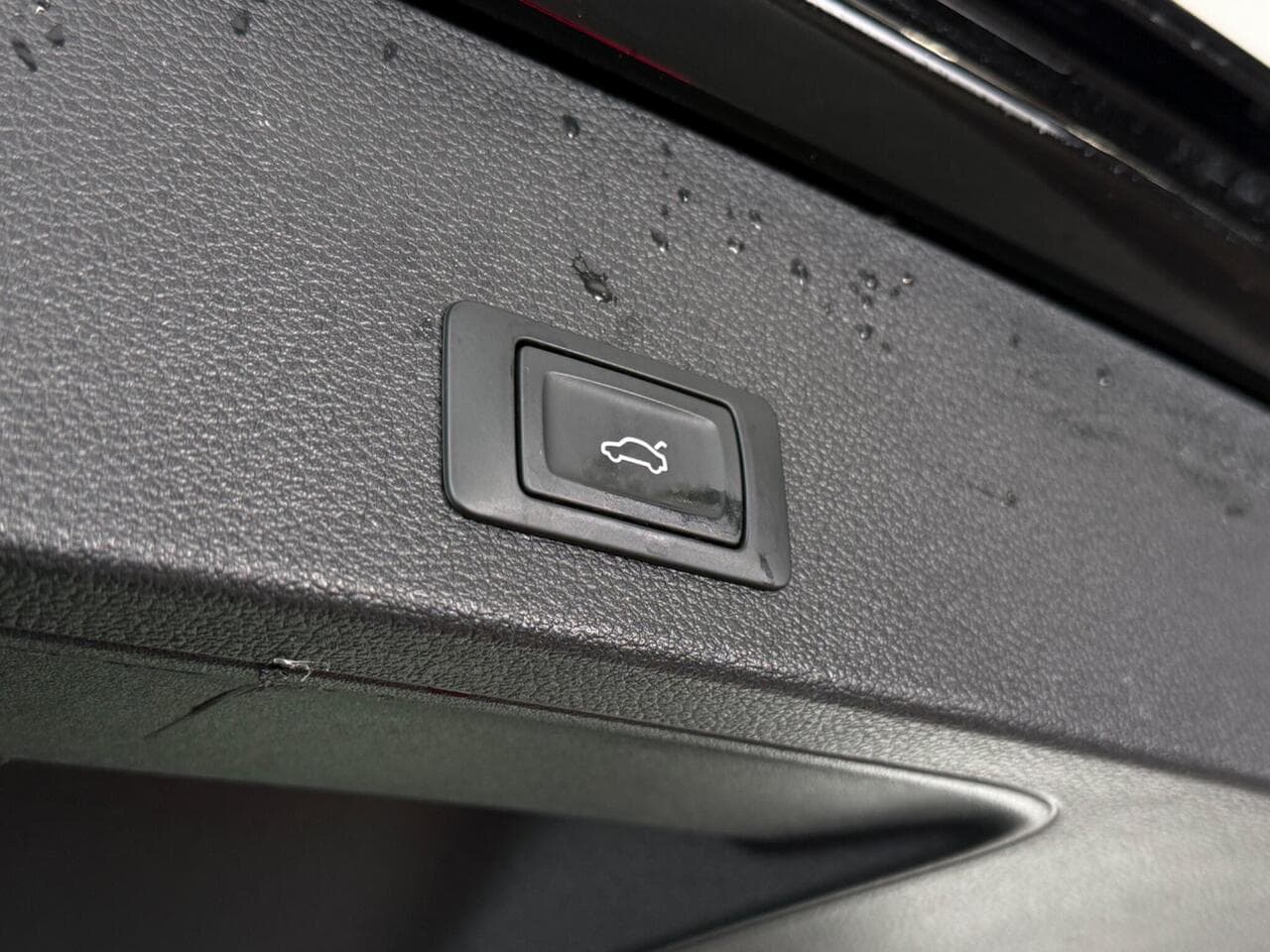 Audi Q2 thumbnail Misc Controls