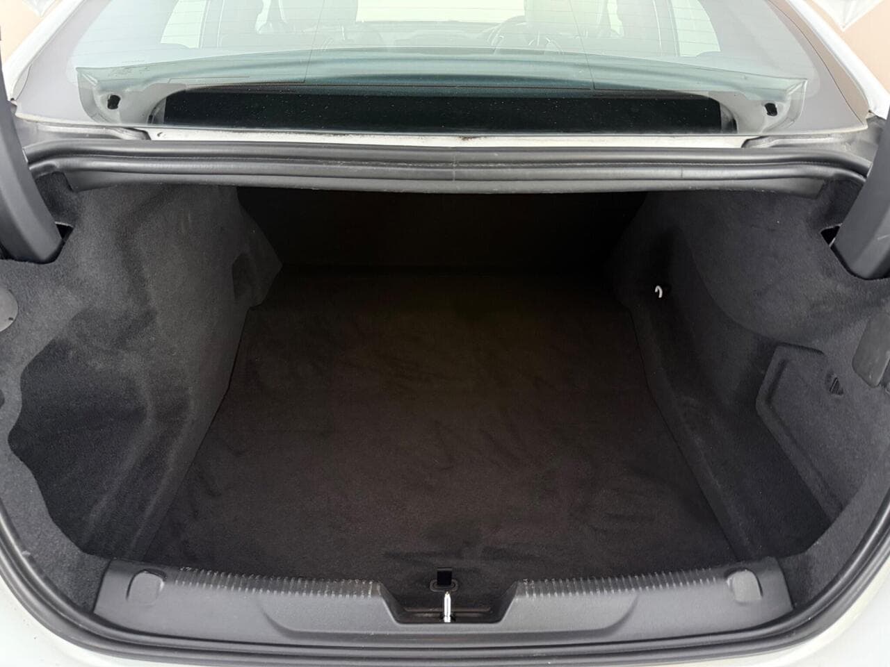 Jaguar XE thumbnail Boot