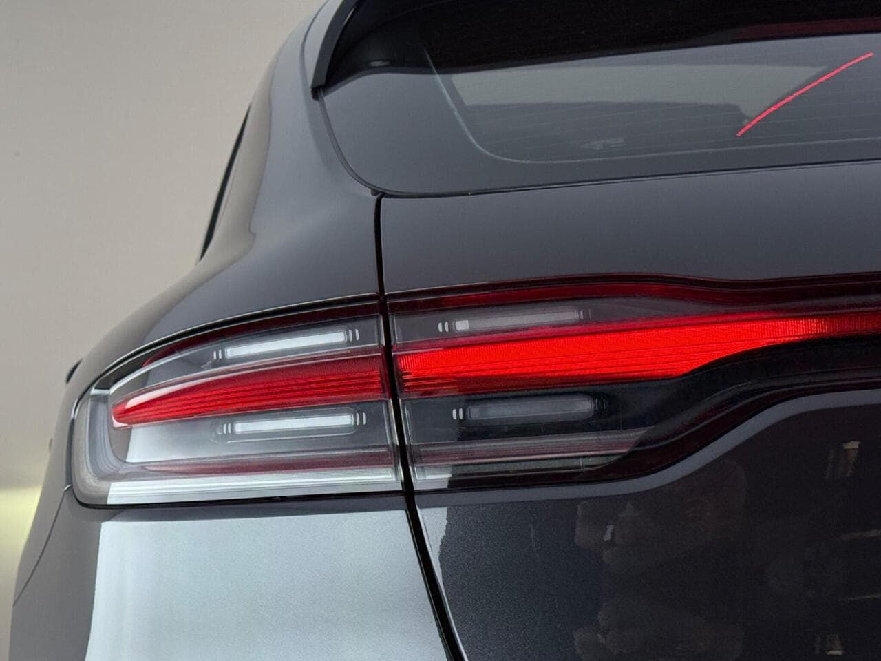 Porsche Macan thumbnail Lights Rear
