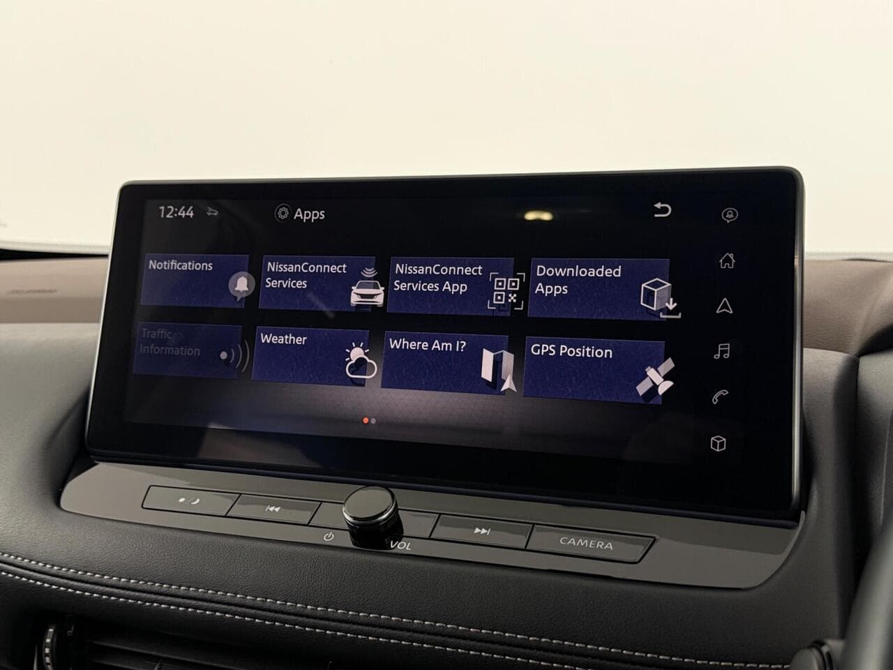 Nissan X-Trail thumbnail Infotainment System