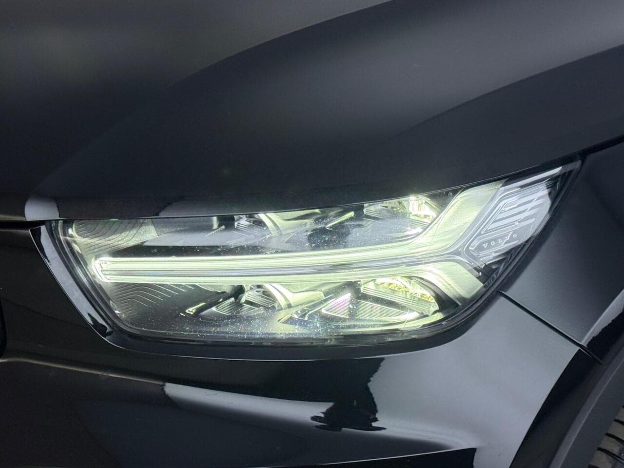 Volvo XC40 thumbnail Lights Front