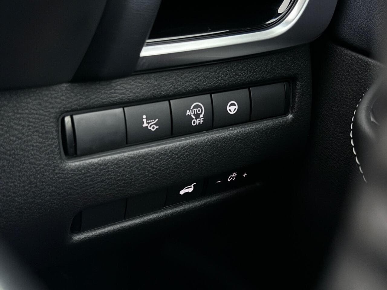 Nissan Qashqai thumbnail Misc Controls