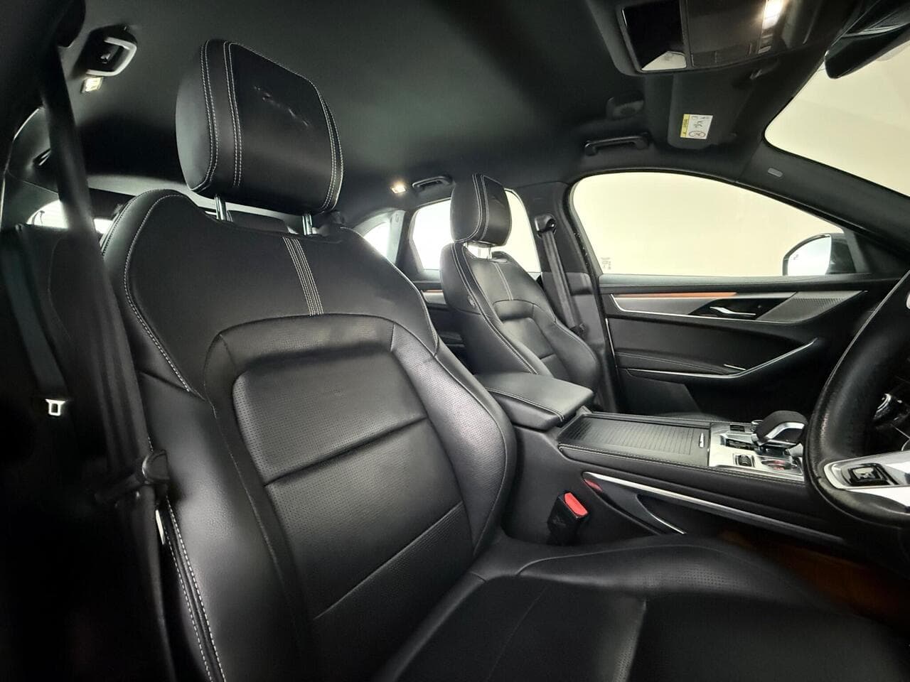 Jaguar F-PACE thumbnail Seat Driver