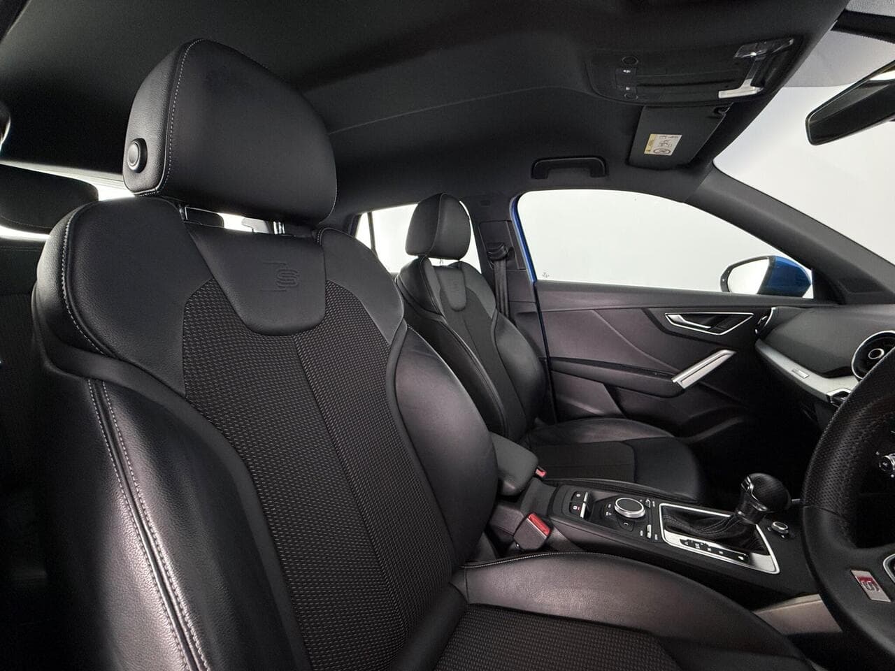 Audi Q2 thumbnail Seat Driver