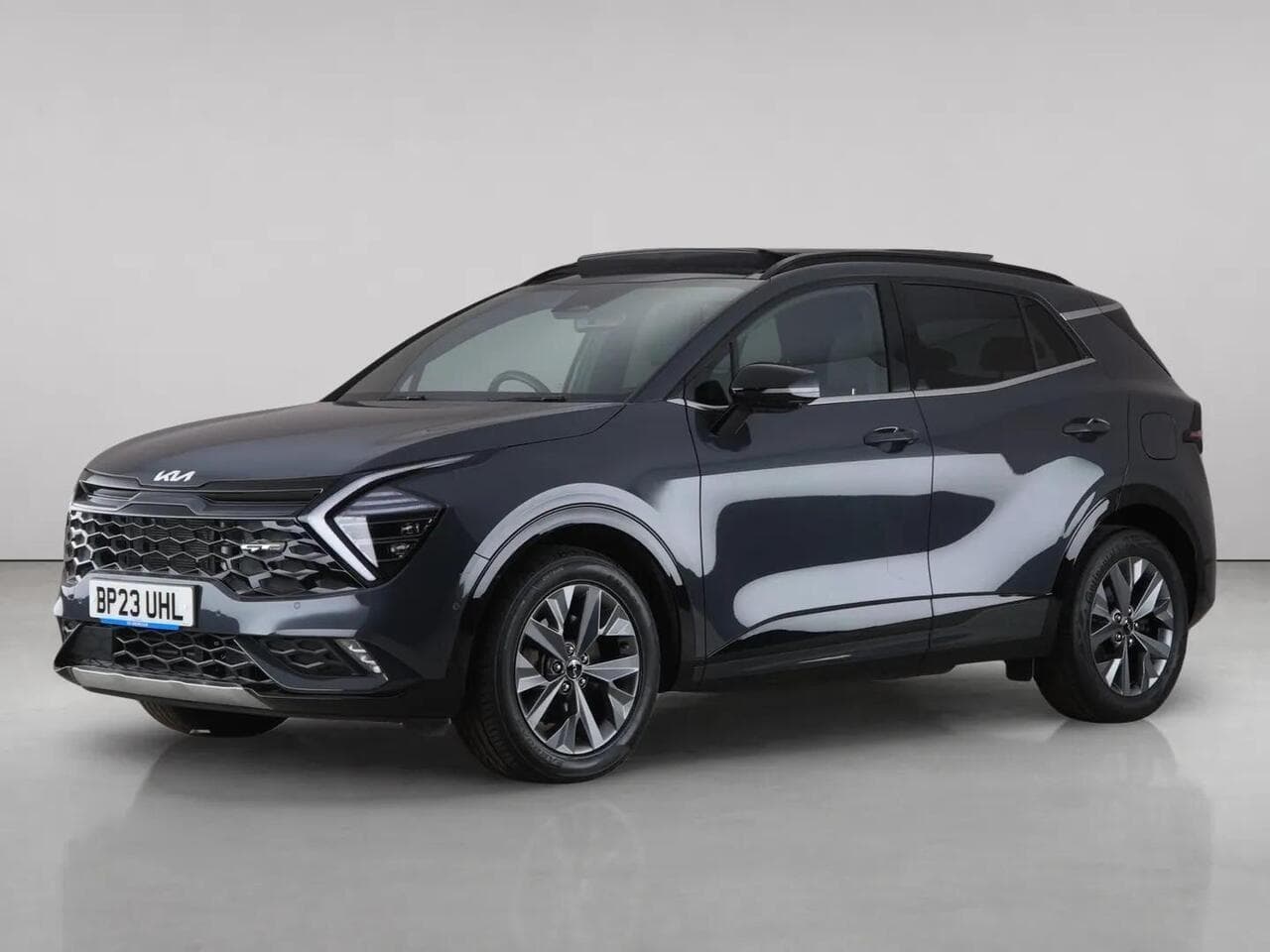 Kia Sportage thumbnail Front Left