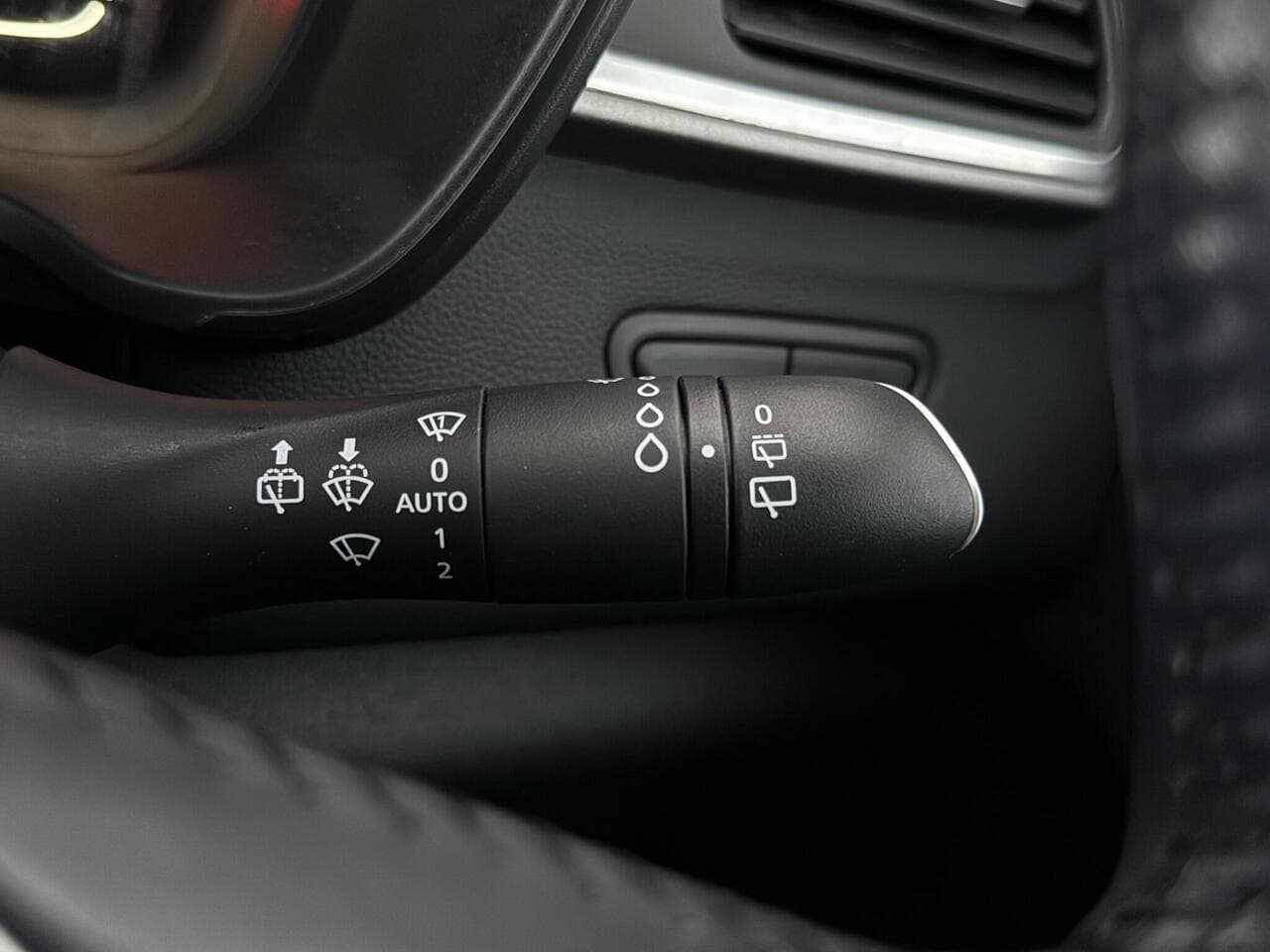 Renault Kadjar thumbnail Misc Controls