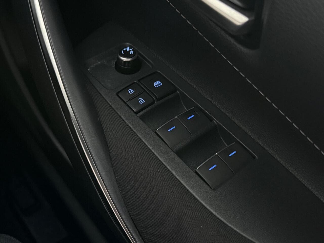 Toyota Corolla thumbnail Misc Controls