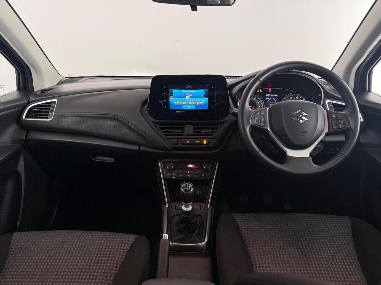 Suzuki S-Cross thumbnail Interior Front
