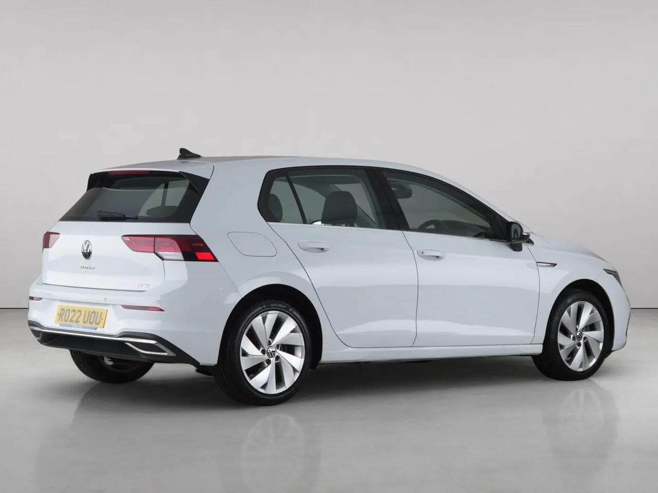 Volkswagen Golf thumbnail Rear Right