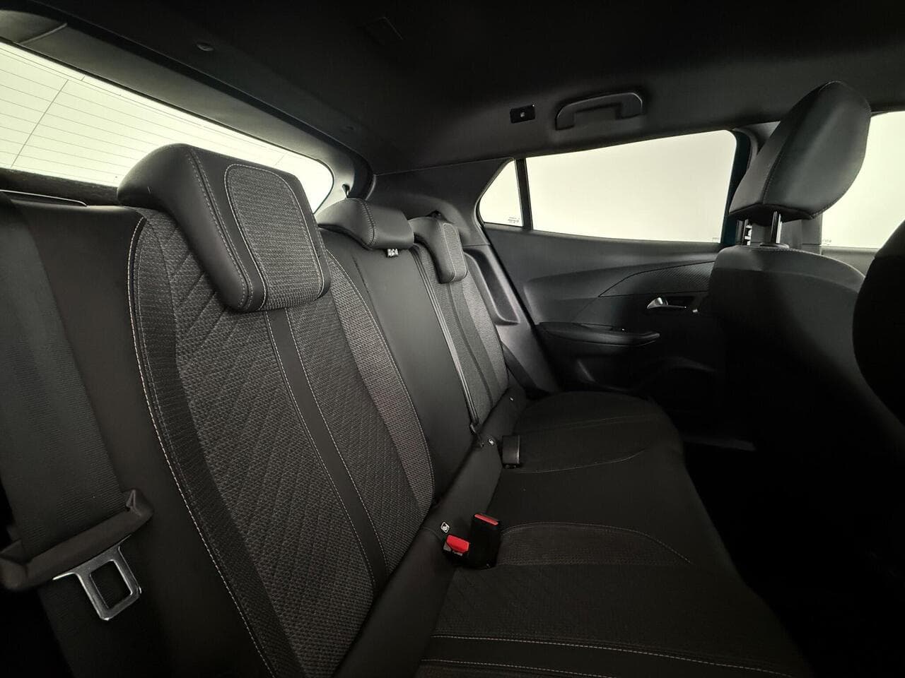 Peugeot 2008 thumbnail Seats Rear