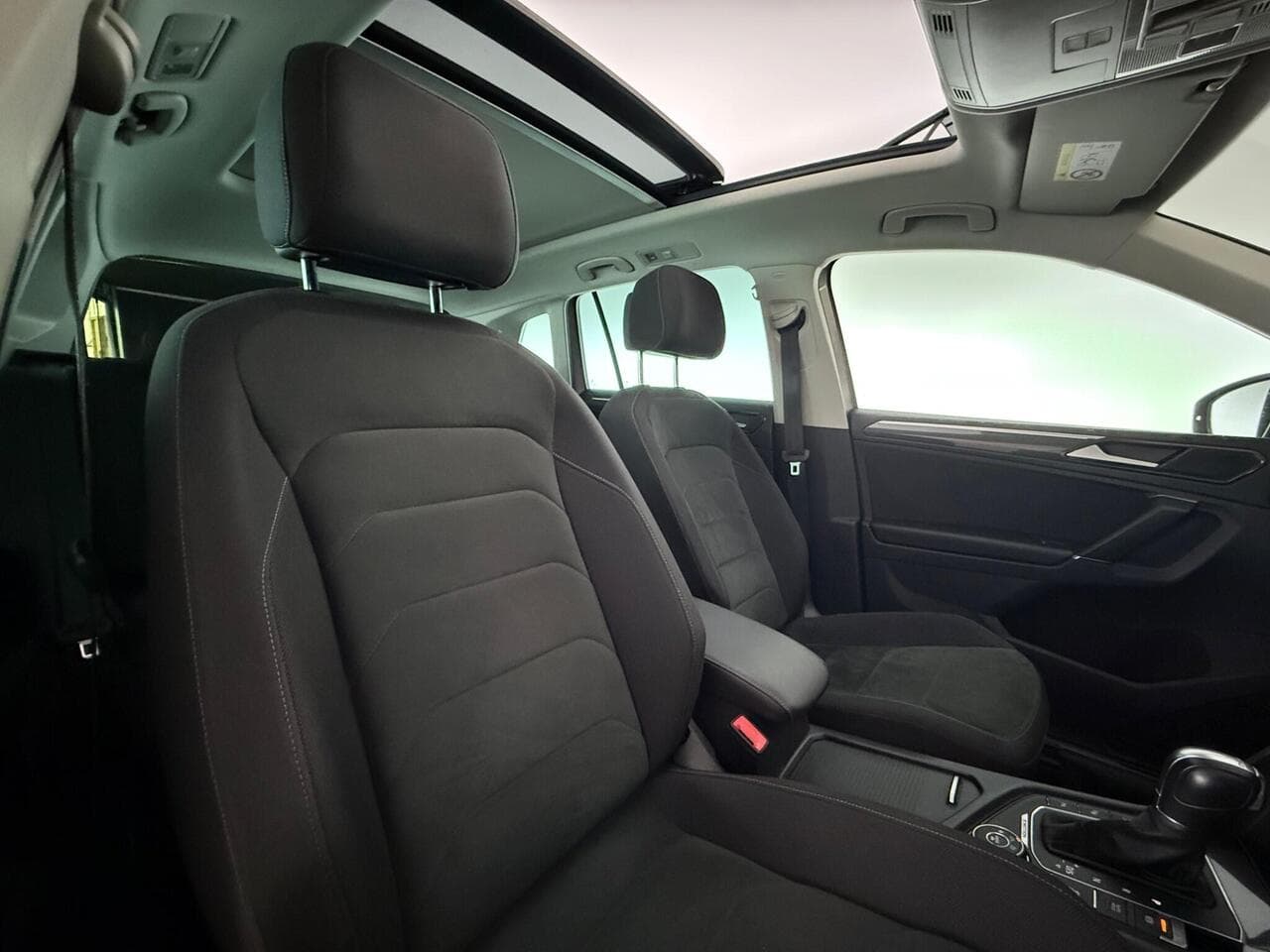 Volkswagen Tiguan thumbnail Seat Driver