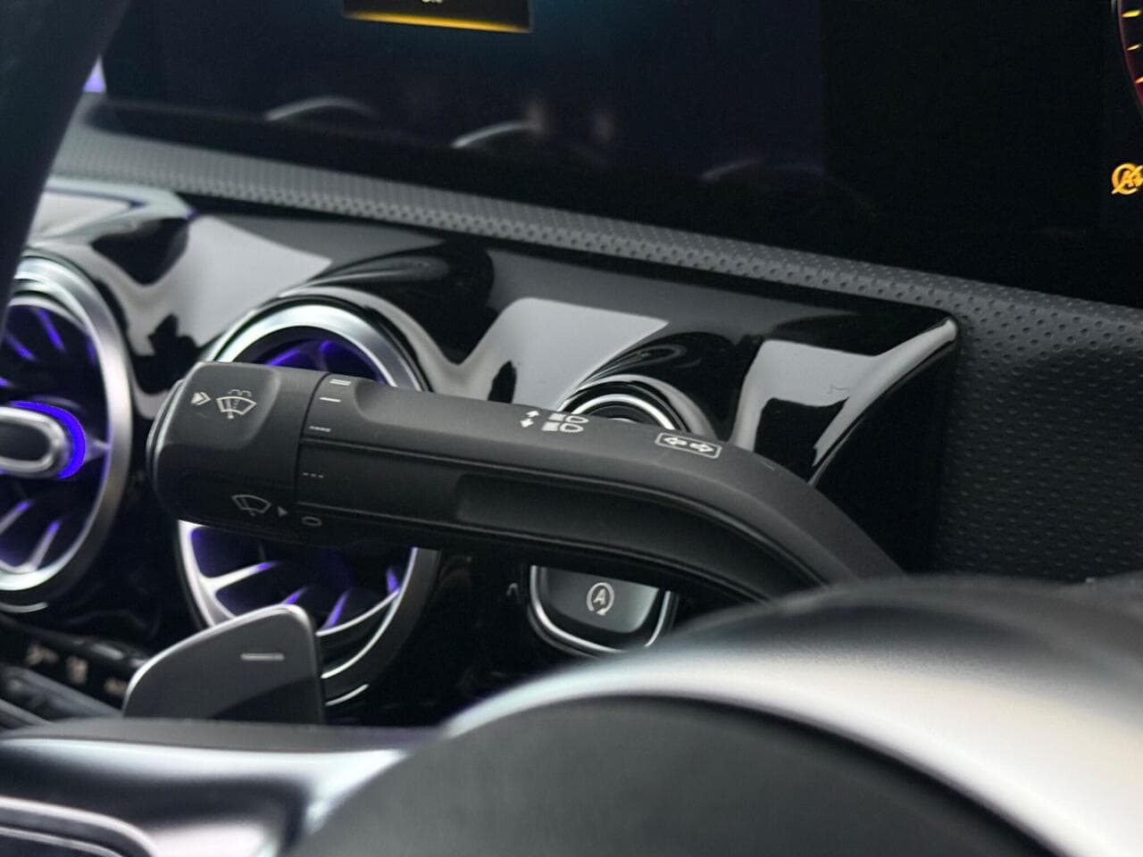 Mercedes-Benz CLA thumbnail Misc Controls