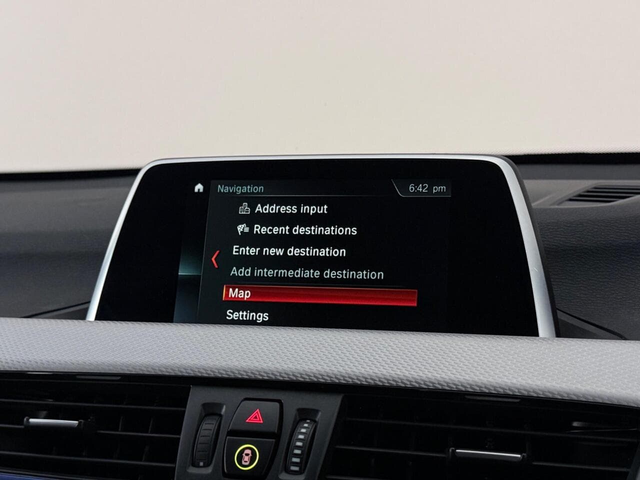 BMW X1 thumbnail Infotainment System