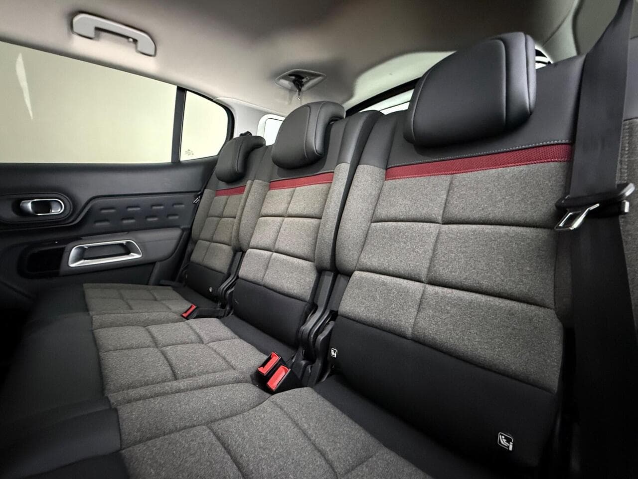 Citroen C5 Aircross thumbnail Seats Rear