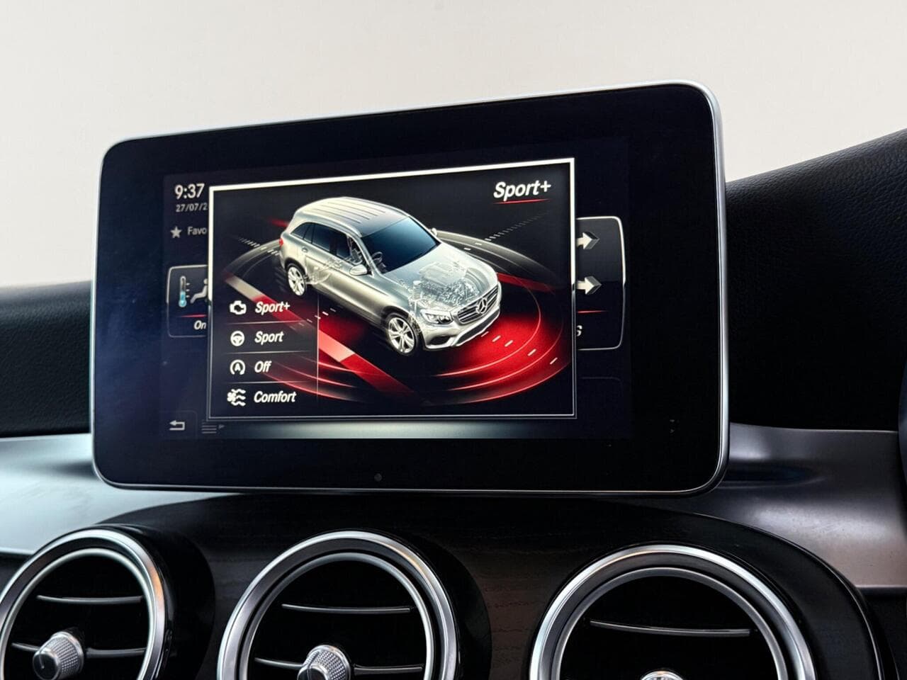 Mercedes-Benz GLC thumbnail Infotainment System