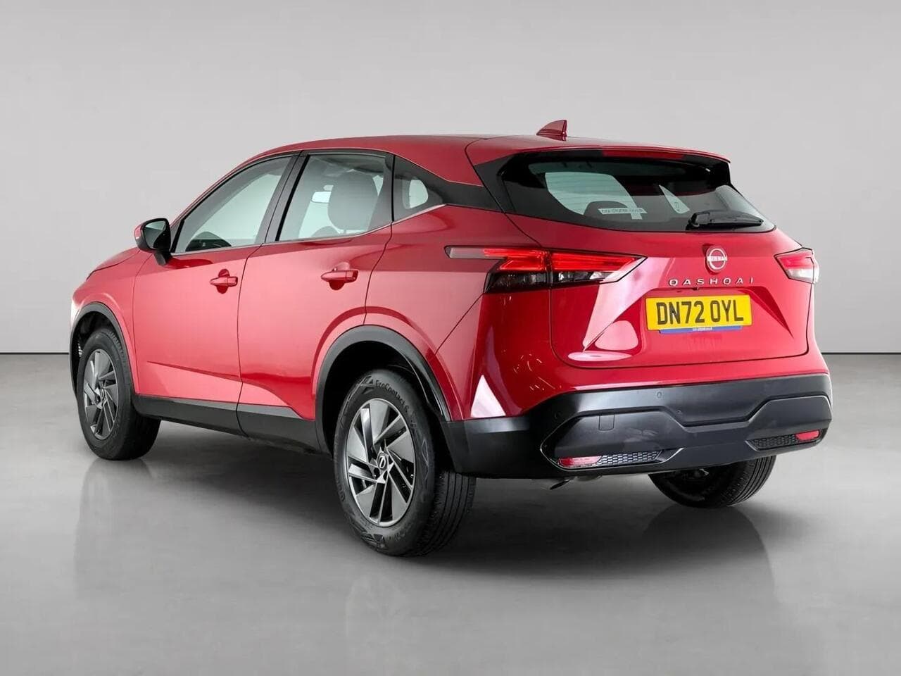 Nissan Qashqai thumbnail Rear Left