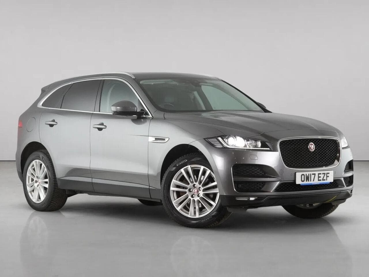 Jaguar F-PACE - Jaguar F-PACE 2.0 D240 Portfolio SUV 5dr Diesel Auto AWD Euro 6 (s/s) (240 ps)