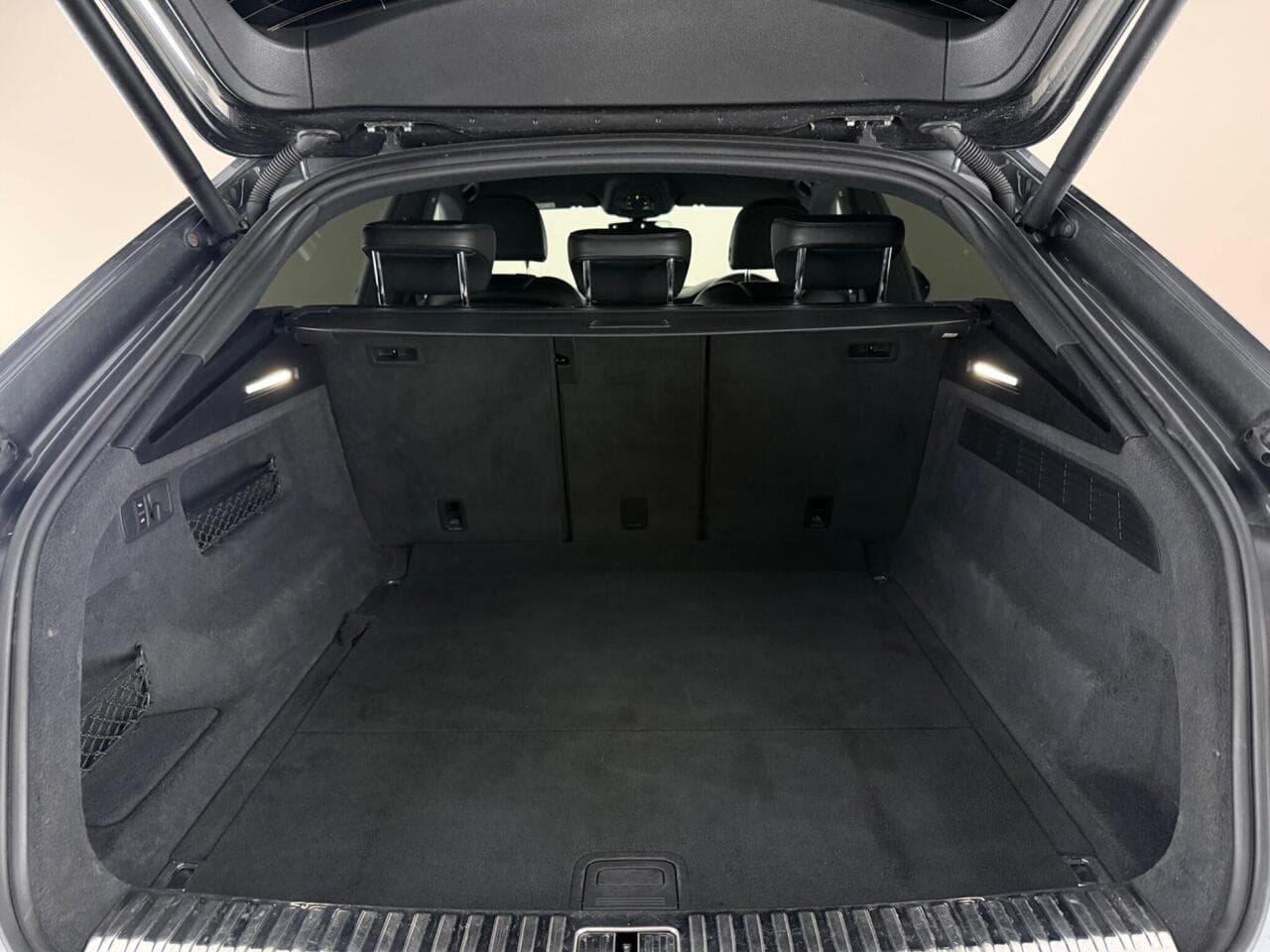 Audi Q8 thumbnail Boot