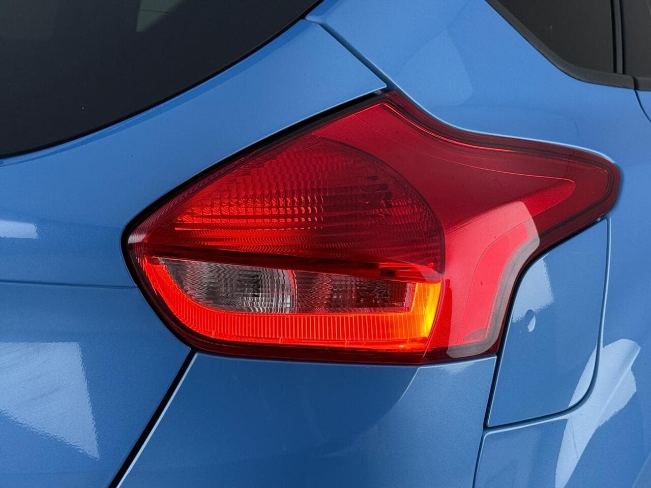 Ford Focus thumbnail Lights Rear