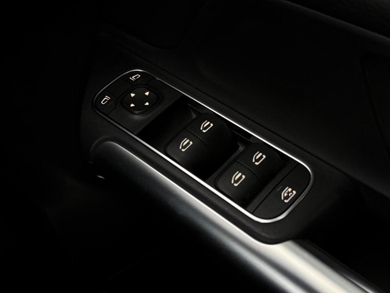 Mercedes-Benz B Class thumbnail Misc Controls