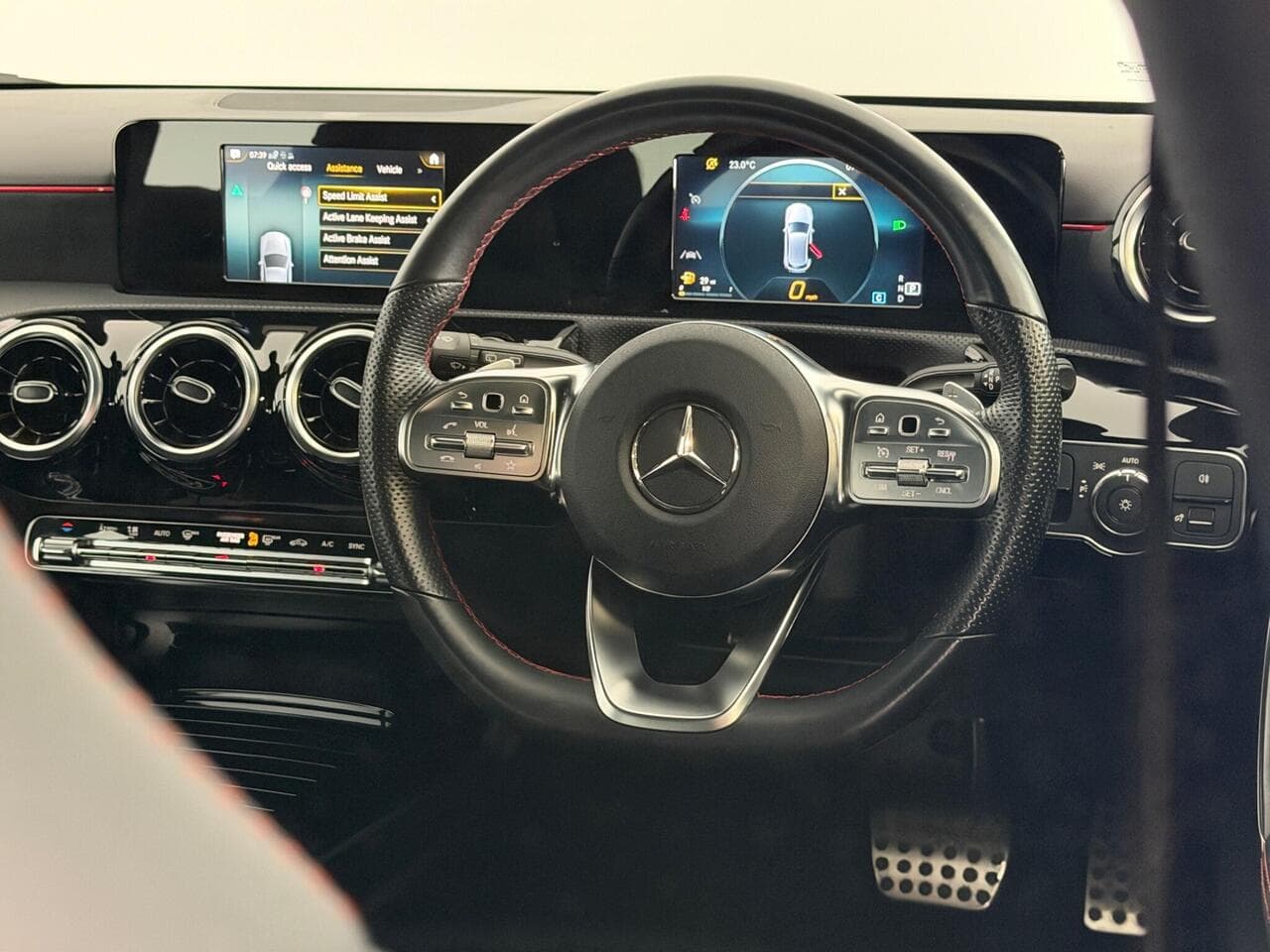 Mercedes-Benz A Class thumbnail Steering Wheel