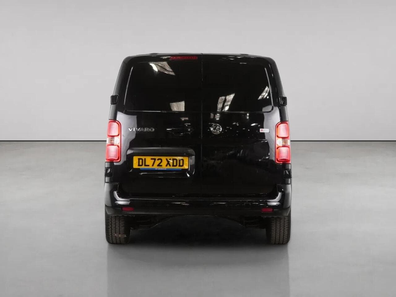 Vauxhall Vivaro thumbnail Rear