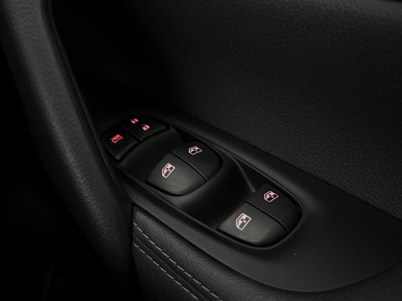 Nissan Qashqai thumbnail Misc Controls