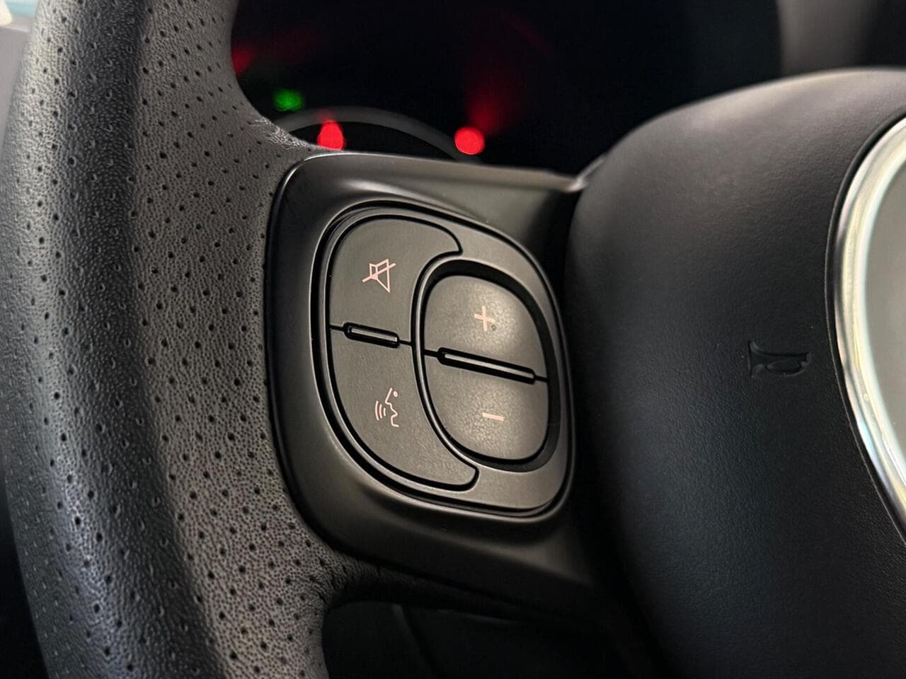 Abarth 595 thumbnail Misc Controls