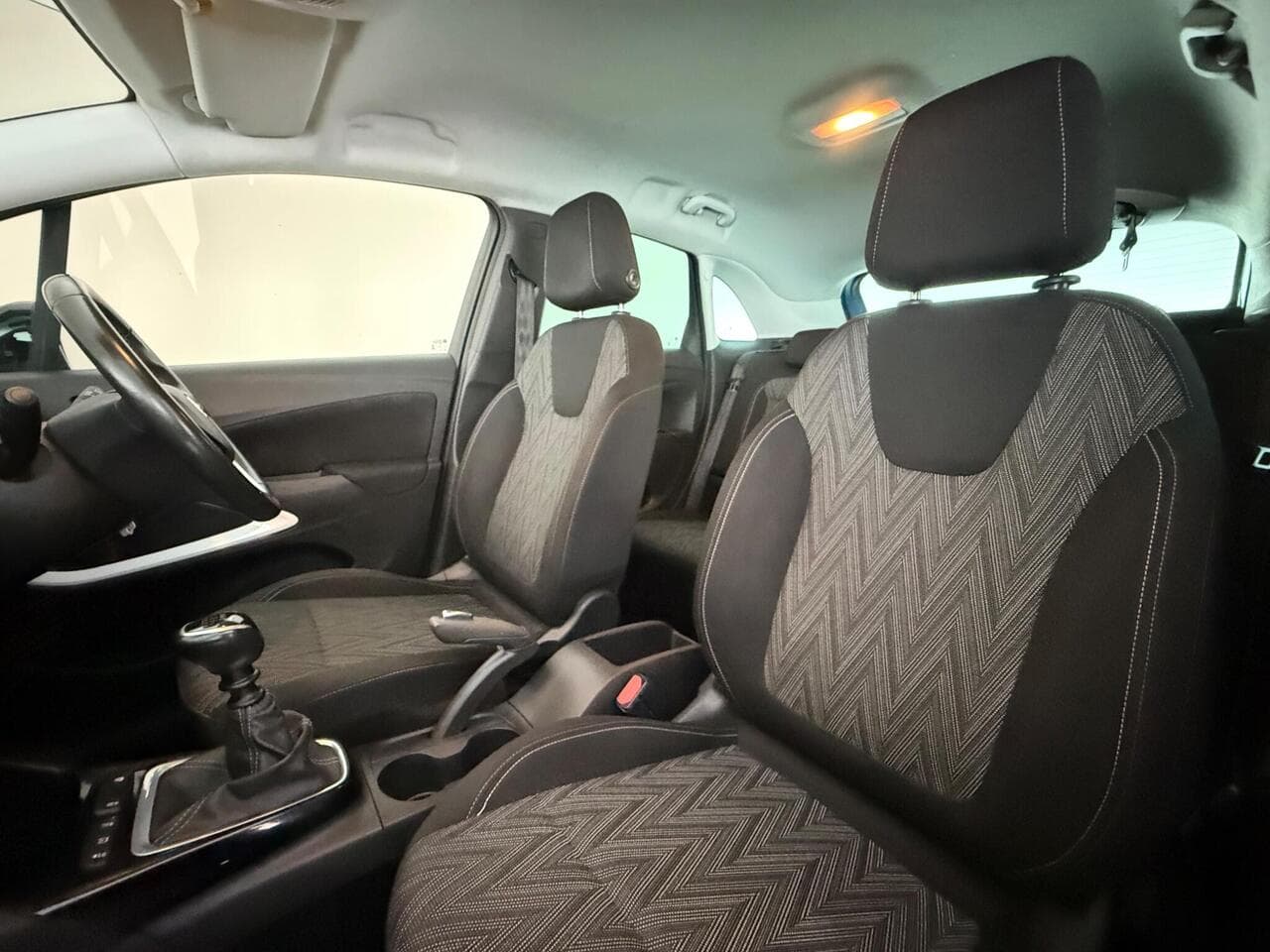 Vauxhall Crossland X thumbnail Seat Front Passenger