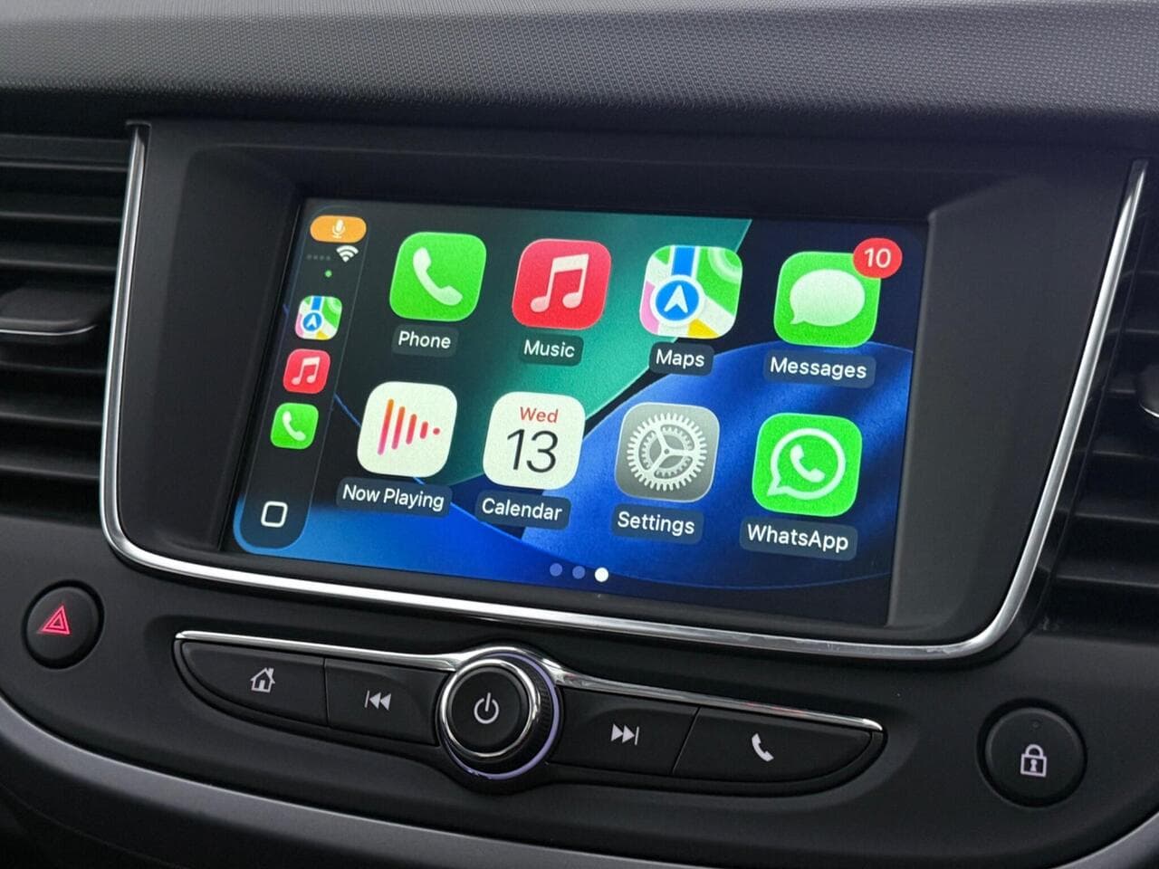 Vauxhall Crossland thumbnail Infotainment System