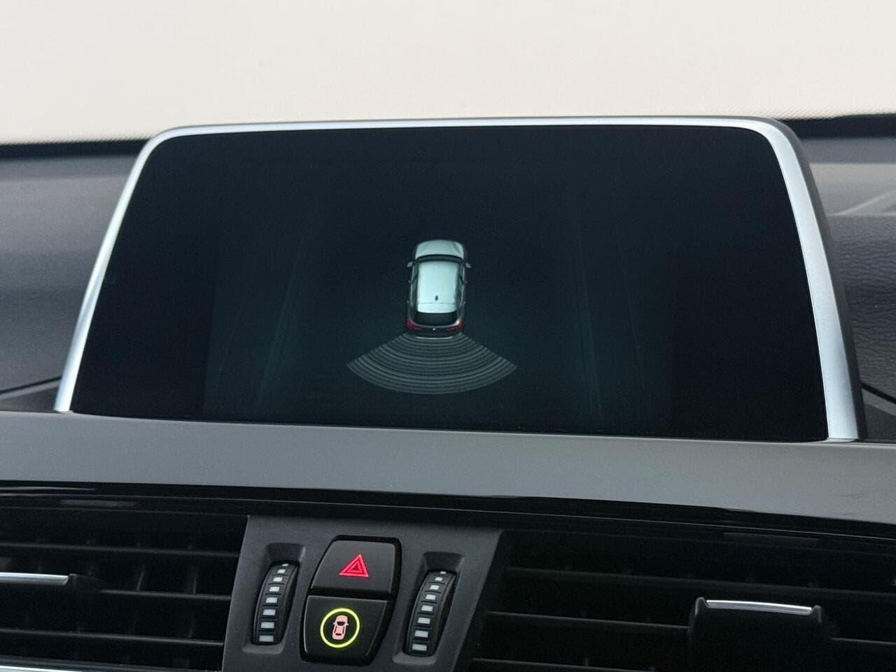 BMW X1 thumbnail Infotainment System