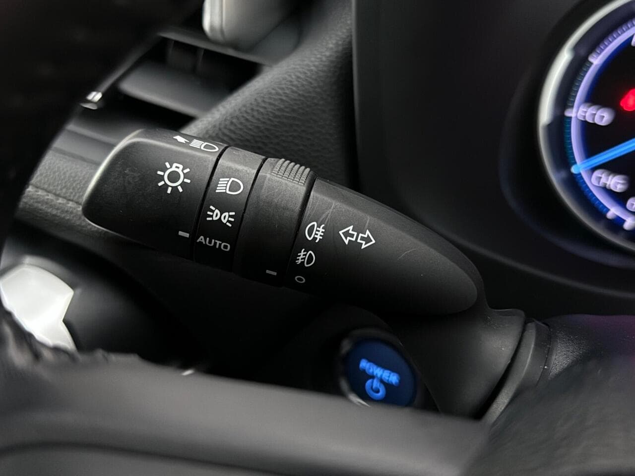 Toyota RAV4 thumbnail Misc Controls