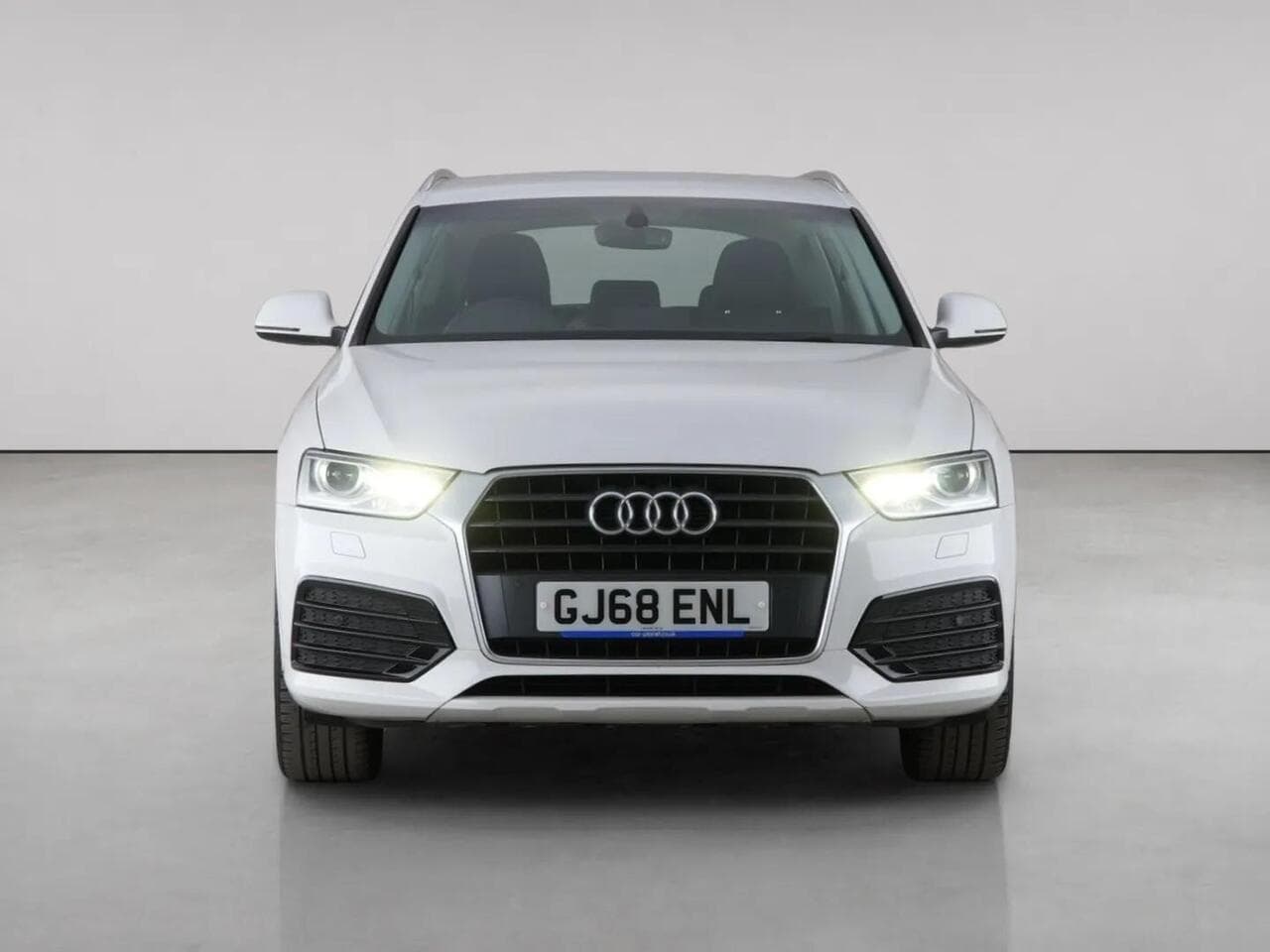 Audi Q3 thumbnail Front