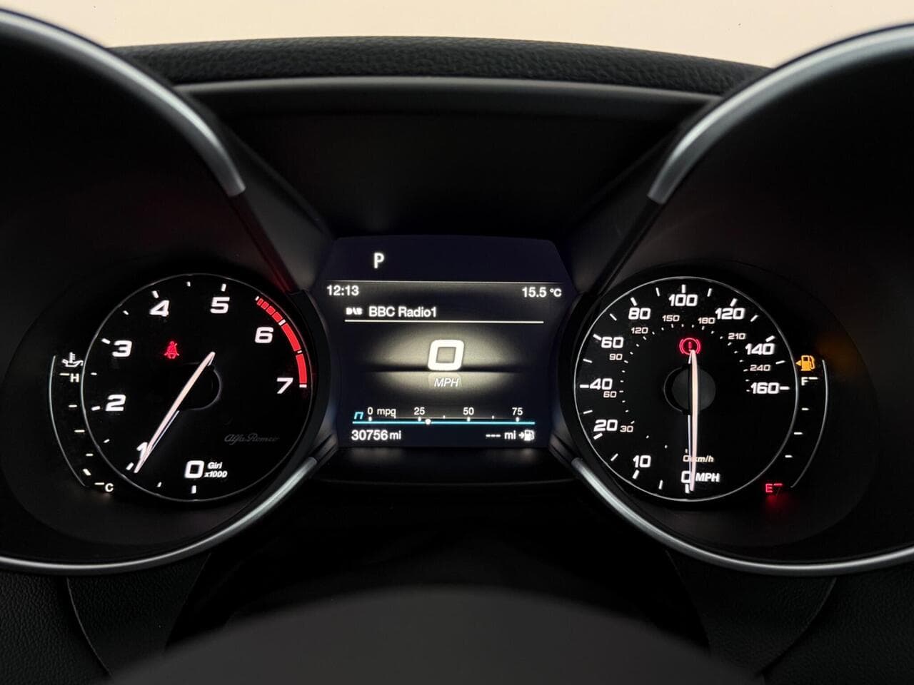 Alfa Romeo Giulia thumbnail Driver Instruments