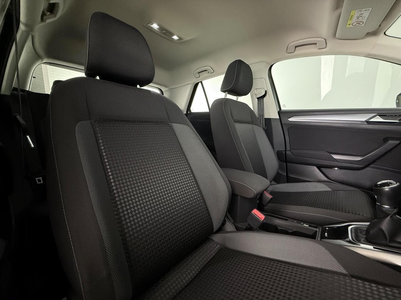 Volkswagen T-Roc thumbnail Seat Driver